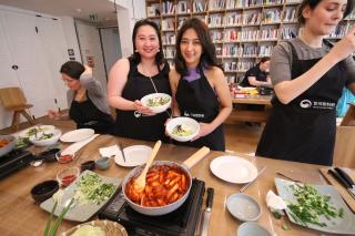 Kochkurse im April „Red Flavour: die scharfe Küche Koreas“ 